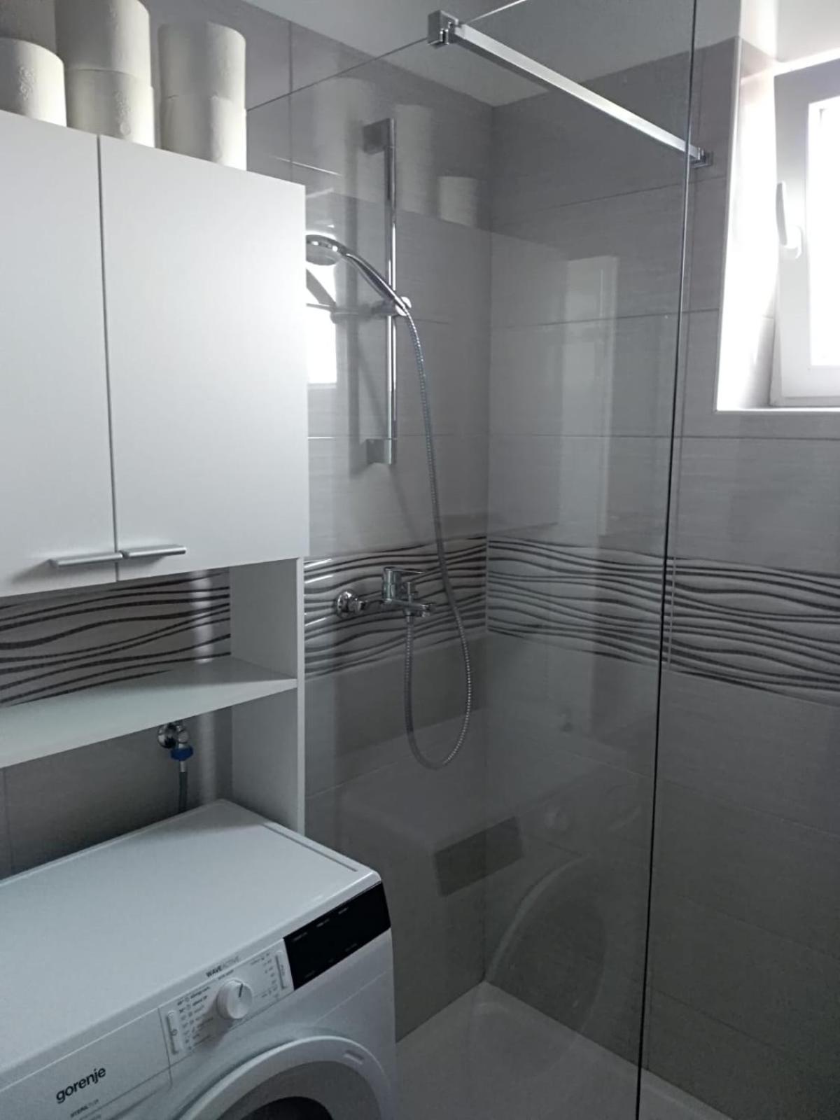 Appartamento Apartman Matea Zara Esterno foto