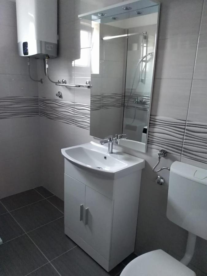 Appartamento Apartman Matea Zara Esterno foto